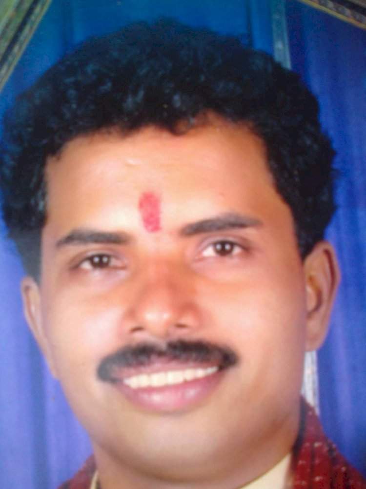 गोपुरी आश्रमाच्या सचिवपदी विनायक ऊर्फ बाळू मेस्त्री.