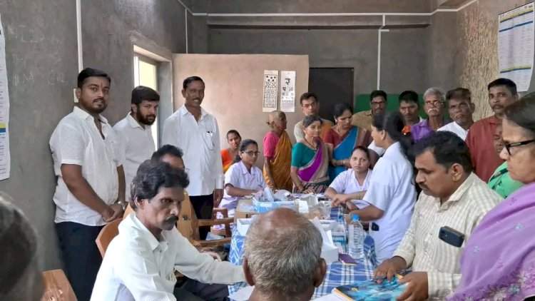 युवासेनेच्या शिरगांव येथील आयोजित आरोग्य शिबिराला उत्स्फूर्त प्रतिसाद.