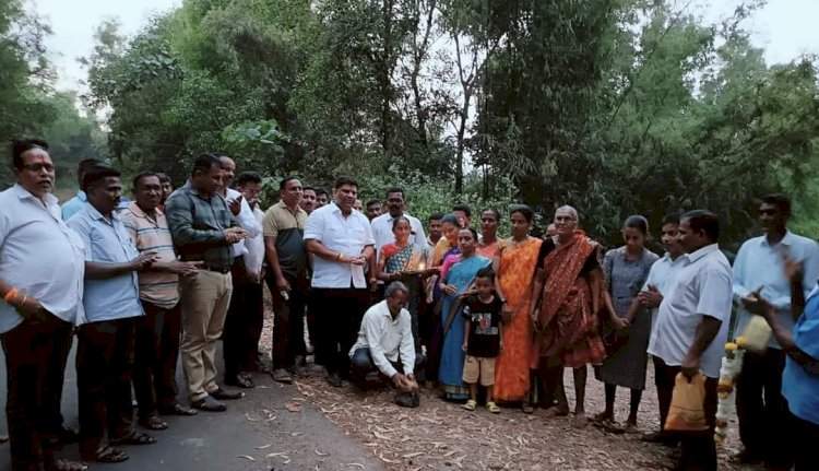 घावनळे विभागात विकास कामांचा धडाका.  आ.वैभव नाईक यांनी मंजूर केलेल्या विविध विकास कामांची भूमिपूजने.