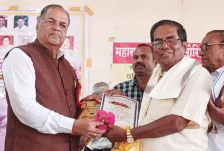 रमण किनळेकर यांना राज्यस्तरीय निवृत्त सेवा पुरस्काराने सन्मानित.
