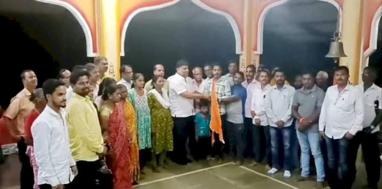 ओरोस येथील भाजप कार्यकर्त्यांचा आ.वैभव नाईक यांच्या उपस्थितीत शिवसेनेत प्रवेश.