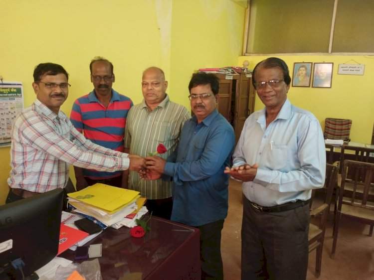 मानसीश्‍वर पर्यटन सेवा सह. संस्‍था उभादांडा अध्‍यक्षपदी सुशील चमणकर तर सचिवपदी गणपत केळूसकर.