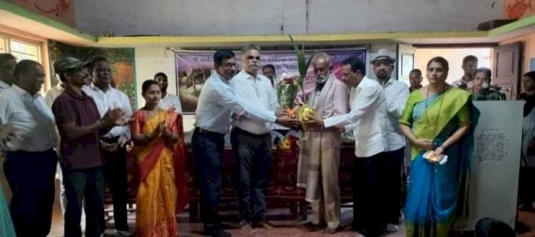 डिगस येथील प्रगतिशील शेतकरी नामदेव चोरगे यांना पुष्पसेन सावंत कृषीमित्र पुरस्काराने सन्मानित.