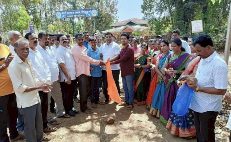 वेताळ बांबर्डे गावात भाजपला शिवसेनेचा धक्का.  आ.वैभव नाईक यांच्या उपस्थितीत भाजपच्या प्रमुख कार्यकर्त्यांनी केला शिवसेनेत प्रवेश.