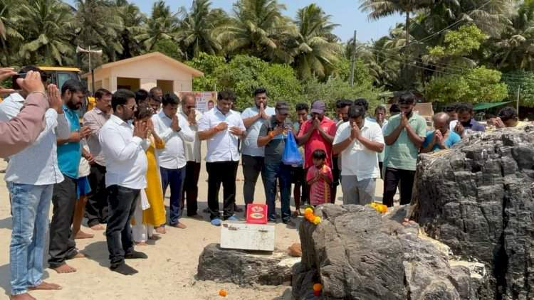 मोरयाचा धोंडा येथील हायमास्ट टॉवरचे आ.वैभव नाईक यांच्या उपस्थितीत भूमिपूजन  आमदार स्थानिक विकास निधीअंतर्गत ५ लाख रुपये केले मंजूर.