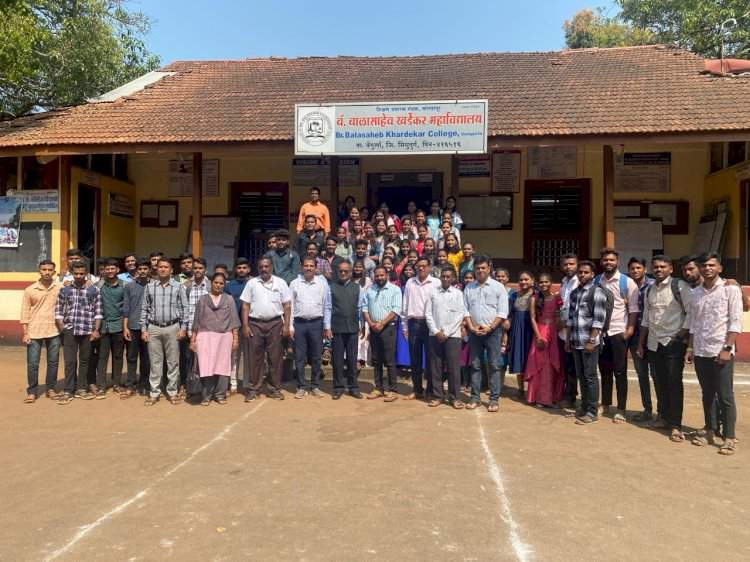 खर्डेकर महाविद्यालयात विद्यार्थ्यांचा निरोप समारंभ उत्साहात संपन्न.