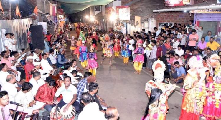 राधाकृष्ण नृत्य रोंबाट स्पर्धेत गणेशकृपा तेंडोली-कुडाळ प्रथम.  गावडोबा कलेश्वर राईचीवाडी व्दितीय तर गजानन भजन मंडळ नेरूर तृतीय.