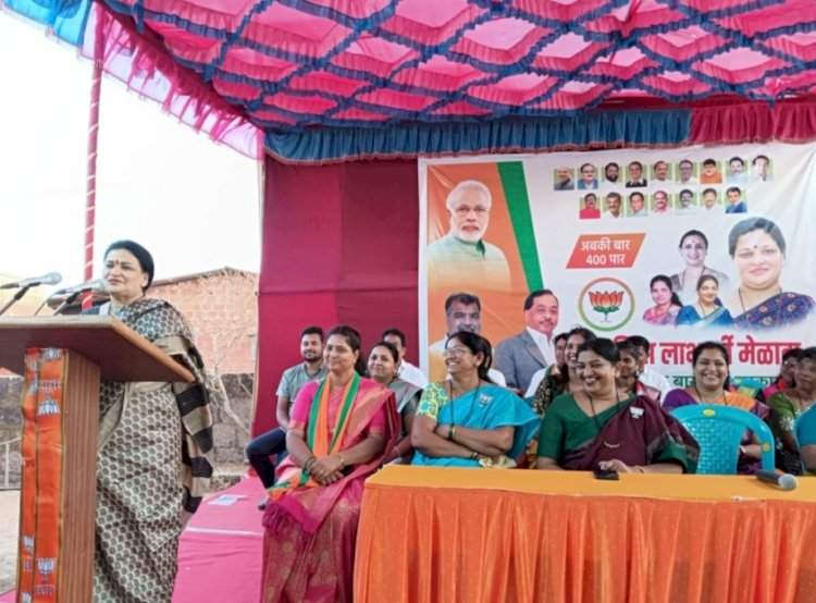 नारायण राणे यांना थेट मतदान करण्याची प्रथम संधी देवगड वासियांना मिळालीय : निलम राणे.