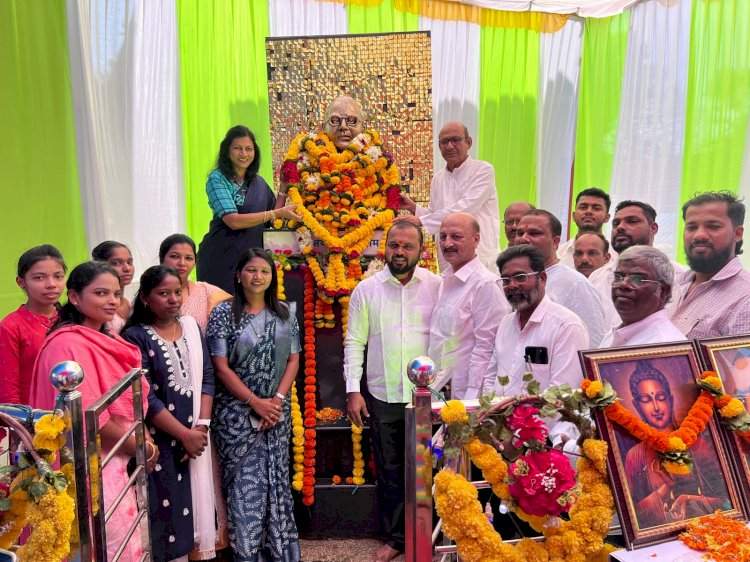 सावंतवाडी येथे महाविकास आघाडीच्या वतीने डॉ. बाबासाहेब आंबेडकर यांना अभिवादन.