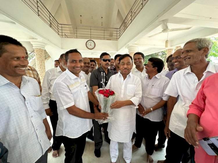 केंद्रीय मंत्री नारायण राणेंना उमेदवारी जाहीर झाल्याबद्दल संतोष चव्हाण यांनी दिल्या शुभेच्छा.