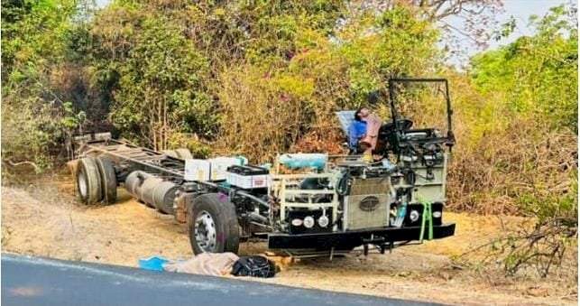 आंबोली नांगरतास येथे गवारेड्याची ट्रकला धडक; चालक जखमी.