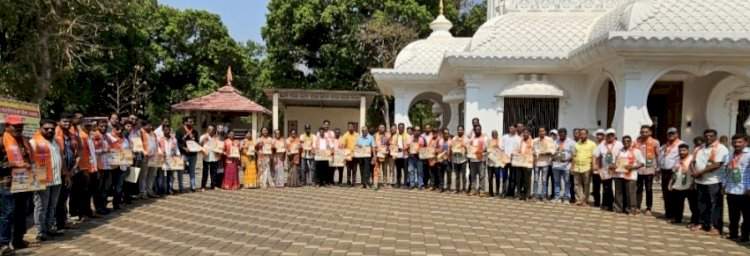 कलमठ येथे महायुतीचे उमेदवार केंद्रीय मंत्री नारायण राणे यांच्या प्रचाराचा शुभारंभ.