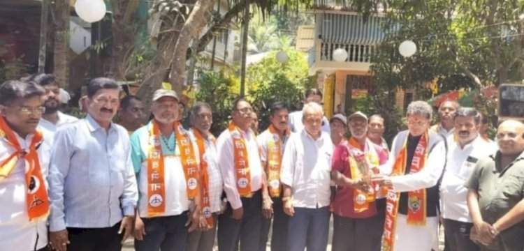 शालेय शिक्षणमंत्री दीपक केसरकर यांच्या उपस्थितीत अनेक पदाधिकारी व कार्यकर्ते यांचा शिवसेनेत प्रवेश.