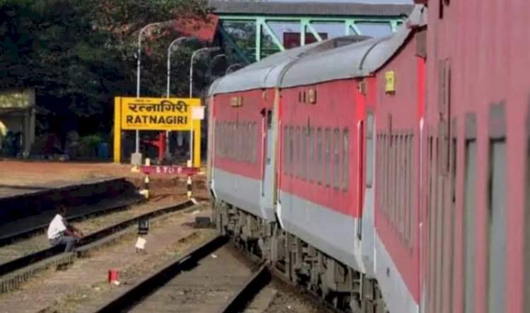 कोकण रेल्वे मार्गे २४ मे रोजी मंगला, गांधीधाम एक्स्प्रेस धावणार विलंबाने.  सावर्डे-भोके दरम्यानच्या अडीच तासांच्या मेगा ब्लॉकचा होणार परिणाम.