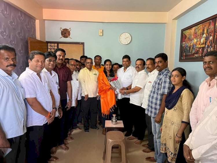 दहावी व बारावी परीक्षेत जिल्ह्यात प्रथम आलेल्या कुडाळ तालुक्यातील विद्यार्थ्यांचे आ.वैभव नाईक यांनी केले अभिनंदन.