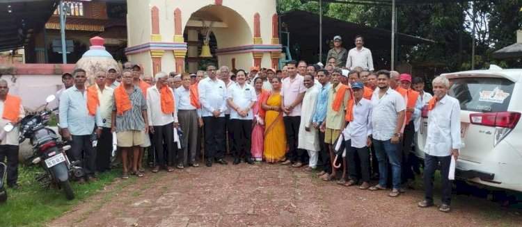 युवासेना प्रमुख आदित्य ठाकरे यांच्या वाढदिवसाच्या निमित्ताने जिल्हा परिषद पुरळ विभागात जेष्ठ नागरिकांचा सत्कार.