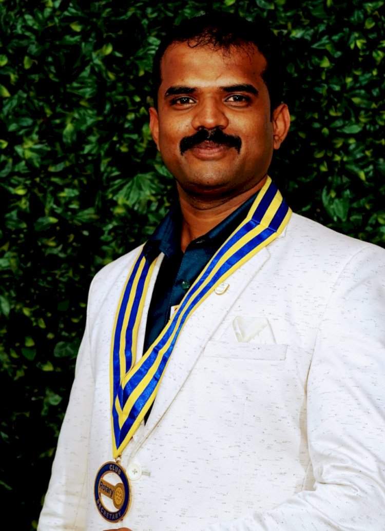 रोटरी क्लब ऑफ वेंगुर्ला मिडटाऊन अध्यक्षपदी रो.योगेश नाईक तर सेक्रेटरीपदी रो.ॲड.प्रथमेश नाईक यांची निवड.