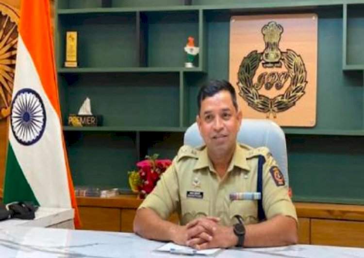 रत्नागिरीचे पोलीस अधीक्षक धनंजय कुलकर्णी यांना वरिष्ठ श्रेणी पोलिस अधीक्षक म्हणून बढती.