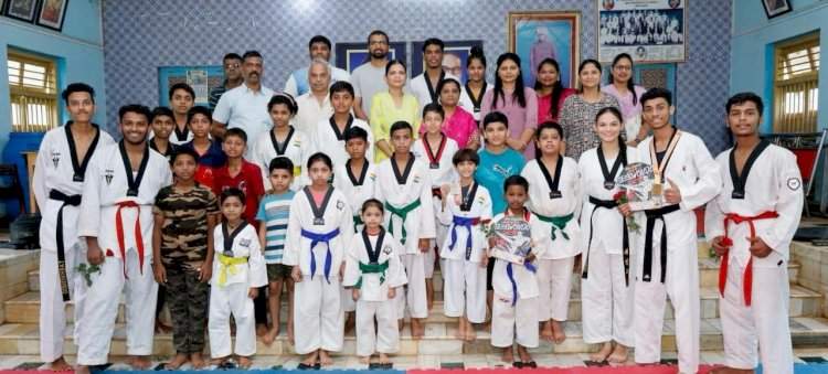 संगमेश्वर तालुक्याने अजिंक्यपद तायक्वांडो स्पर्धेमध्ये १२ सुवर्णपदक ४ रौप्य पदक ३ कांस्य पदक पटकावली.