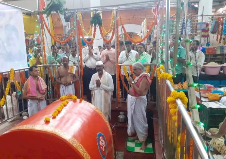 वेंगुर्ला येथे विविध सामाजिक उपक्रमांनी शालेय शिक्षण मंत्री दीपक केसरकर यांचा वाढदिवस साजरा.