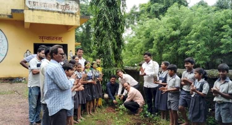 वेंगुर्ला येथे विविध सामाजिक उपक्रमांनी शालेय शिक्षण मंत्री दीपक केसरकर यांचा वाढदिवस साजरा.