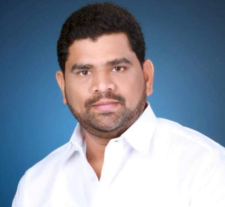 मोदी आवास घरकुल योजनेतील लाभार्थ्यांची ४ कोटी ७८ लाख रु.रक्कम सरकारने थकविली : आ.वैभव नाईक. गणेश चतुर्थीपूर्वी लाभार्थ्यांना पैसे मिळाले नाही तर शिवसेनेच्या वतीने तीव्र आंदोलन छेडण्याचा दिला इशारा.