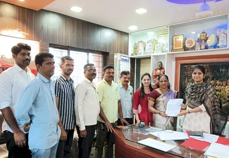 शिक्षकाच्या मागणीसाठी तळेबाजार ग्रामस्थांचे देवगड गटविकास अधिकारी यांना निवेदन.  जास्त पटसंख्या असल्याने नवीन शिक्षक भरतीमध्ये आपल्या शाळेला प्राधान्य देणार गटशिक्षणाधिकारी श्रीरंग काळे यांची ग्वाही.