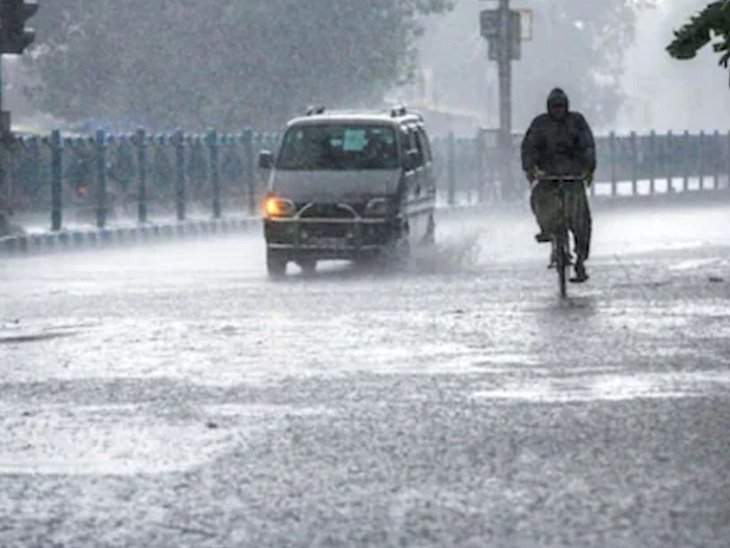 कोकण, पश्चिम महाराष्ट्र आणि विदर्भात आज जोरदार पावसाचा इशारा.