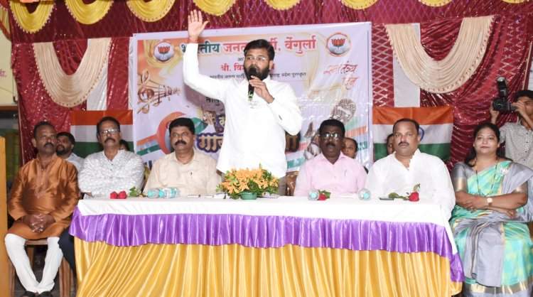 वेंगुर्ला म्हणजे सरस्वतीची भूमी : विशाल परब.   तालुकास्तरीय देशभक्तीपर समूहगीत गायन स्पर्धेचे परब यांच्या हस्ते उद्घाटन.