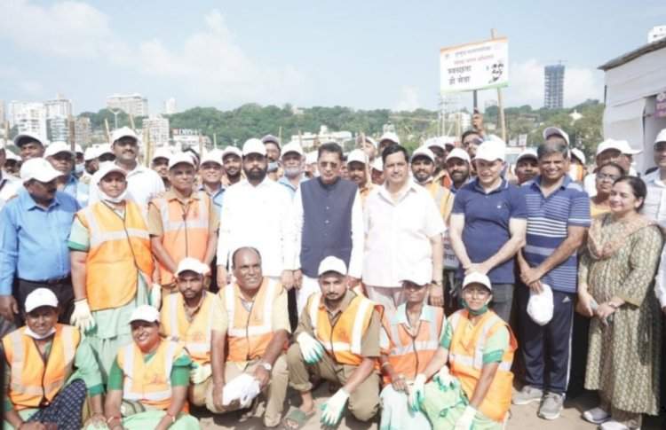 सफाई कर्मचारी हा मुंबईचा खरा हिरो : मुख्यमंत्री एकनाथ शिंदे.  ‘स्वच्छता ही सेवा’ या अभियानाचा राज्यस्तरीय शुभारंभ.