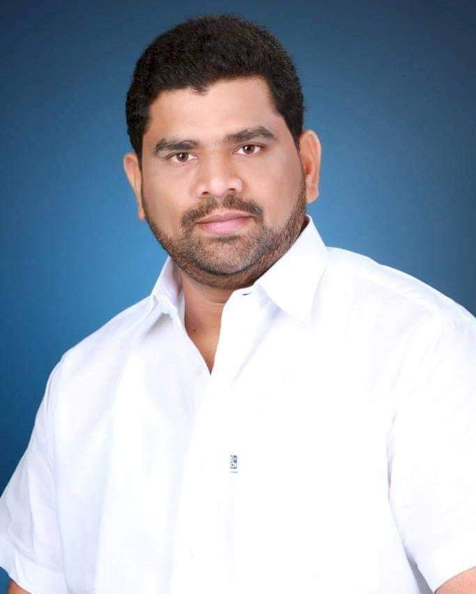 नागरिकांच्या प्रश्नांसाठी सोमवारी आमदार वैभव नाईक घेणार नूतन जिल्हाधिकाऱ्यांची भेट.  समस्या व प्रश्न असतील त्या नागरिकांना उपस्थित राहण्याचे केले आवाहन.