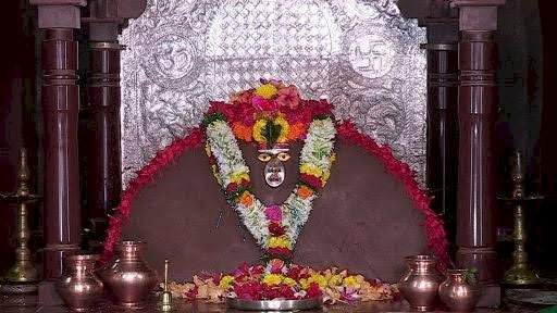 रेडी माऊली जत्रोत्सवादिनी स्वयंभू मंदिरात दीपोत्सव कार्यक्रमाचे आयोजन.