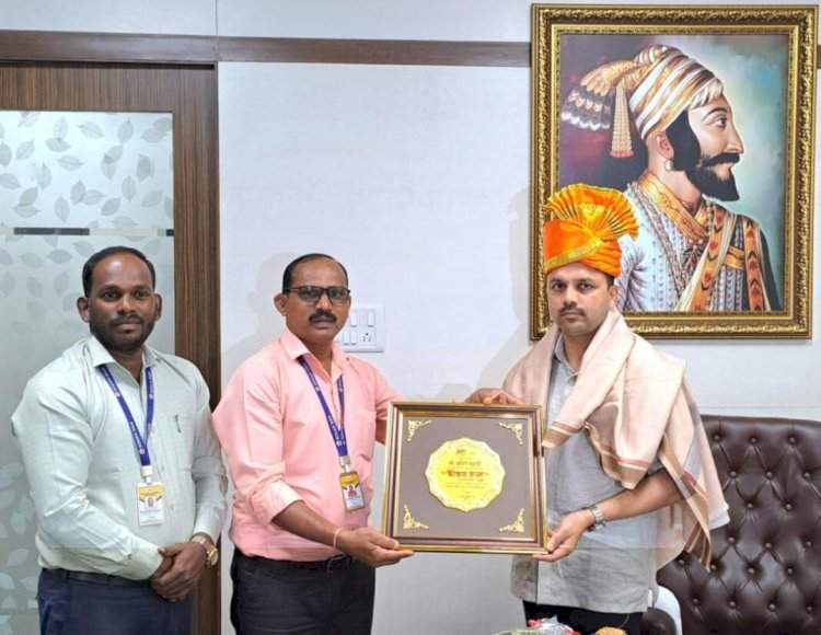 सिंधुदुर्ग जिल्हा बँक अध्यक्ष मनिष दळवी यांना कोकणरत्न पुरस्कार प्रदान