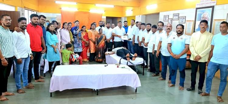 बाळासाहेब ठाकरे यांच्या जयंतीनिमित्त मालवण शिवसेनेच्या रक्तदान शिबीराला उत्स्फ़ुर्त प्रतिसाद