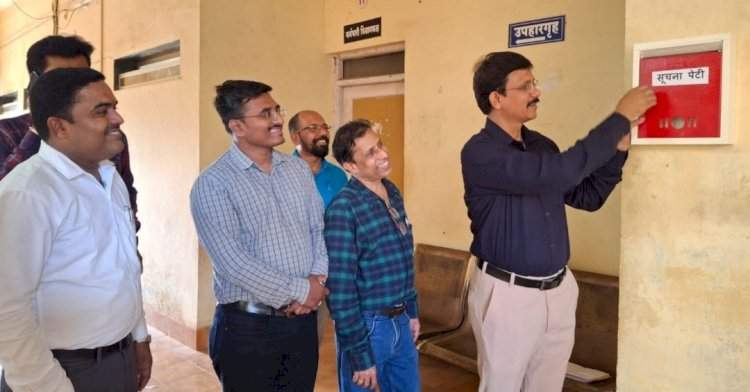 नागरिकांच्या तक्रार निवारणीसाठी कुडाळ तहसील कार्यालयात सूचनापेटी कार्यान्वित