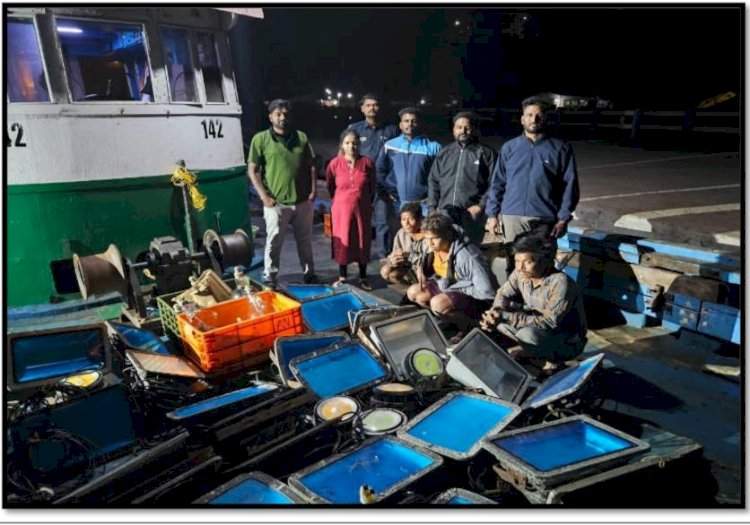 रत्नागिरी जयगड येथे एल.ई. डी. नौकेवर कारवाई  ३ ते ४ लाखांची सामग्री जप्त