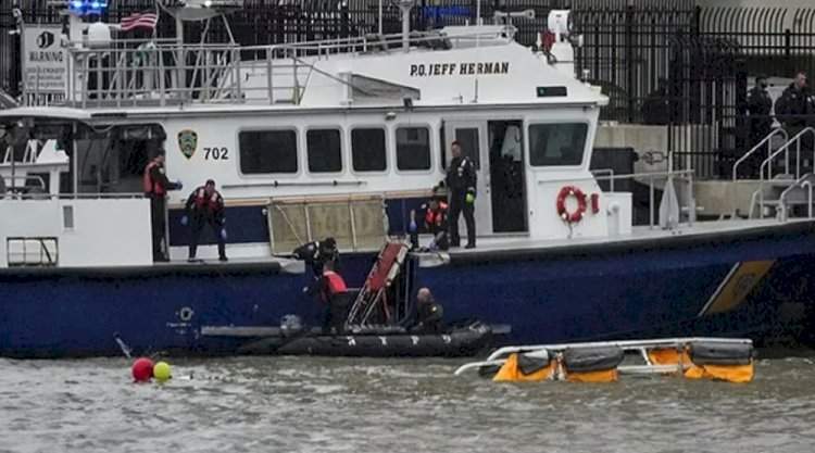 अमेरिकेतील हडसन नदीत हेलिकॉप्टर कोसळले.......३ लहान मुलांसह ६ जणांचा मृत्यू