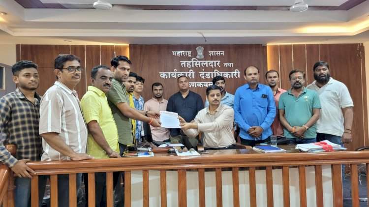 युवासेना जिल्हाप्रमुख सुशांत नाईक यांच्यासह शिष्टमंडळाने घेतली तहसीलदारांची भेट