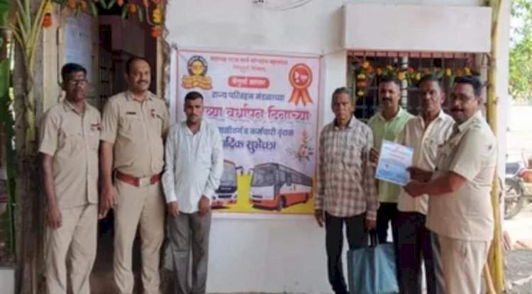 वेंगुर्ले आगारातील उत्कृष्ट प्रवासी सेवा देणाऱ्या ३५ कर्मचाऱ्यांचा गौरव