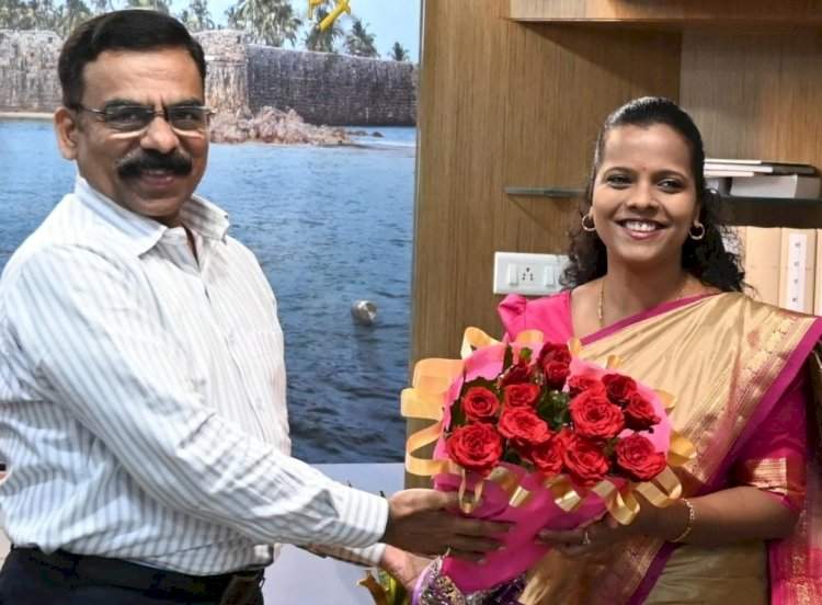सिंधुदुर्ग जिल्ह्याचे नवनियुक्त जिल्हाधिकारी तृप्ती धोडमिसे यांनी स्वीकारला पदभार