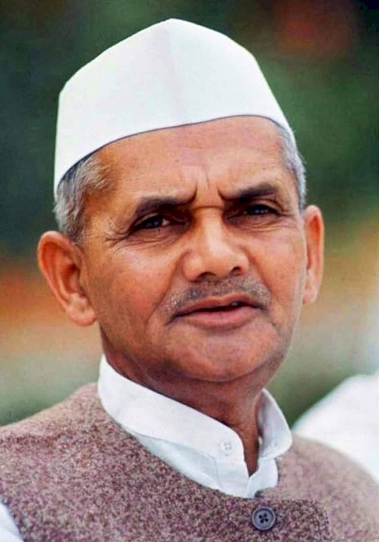 लाल बहादूर शास्त्री : एका शांतिदूताची कर्तव्यगाथा