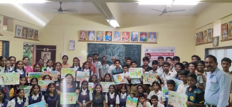 पोखरणमधील शाळेत कृषीदूतांच्या माध्यमातून चित्रकला व निबंध स्पर्धा