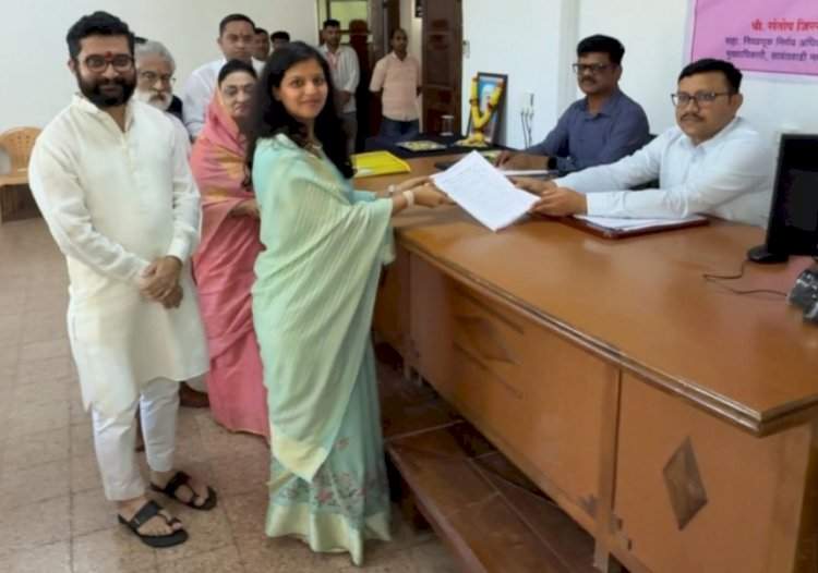 सावंतवाडी नगराध्यक्षपदासाठी श्रद्धाराजे भोसले यांचा उमेदवारी अर्ज दाखल