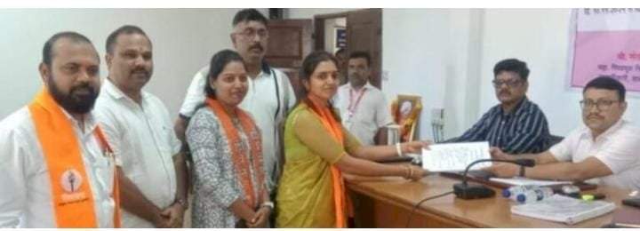 ठाकरे सेनेकडून सावंतवाडीत संदीप राणे आणि आर्या सुभेदार यांचा अर्ज दाखल