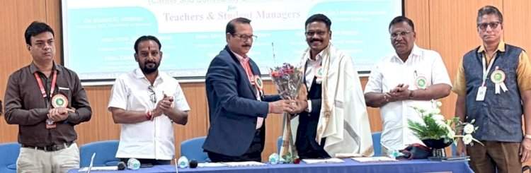 ​मुंबई विद्यापीठ व खर्डेकर महाविद्यालयाचा 'विस्तार' सोहळा......सिंधुदुर्गातील २८ महाविद्यालयांचा उत्स्फूर्त सहभाग!