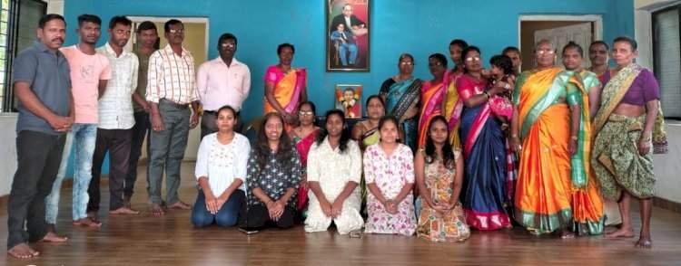 क्रांतिज्योती माता सावित्रीबाई फुले यांना जयंतीनिमित्त इन्सुली रमाईनगरात अभिवादन!