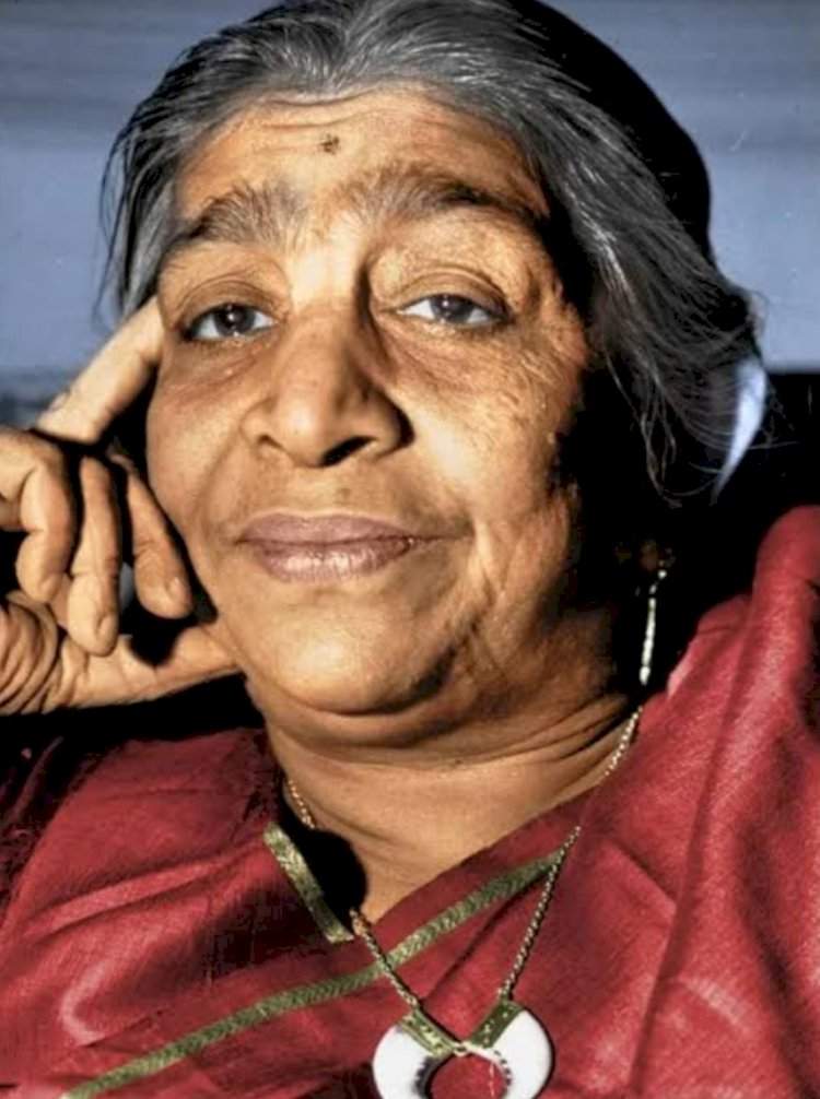 भारताच्या स्वातंत्र्यलढ्यातील बुलबुल.....कवयित्री सरोजिनी नायडू यांचे प्रेरणादायी जीवन