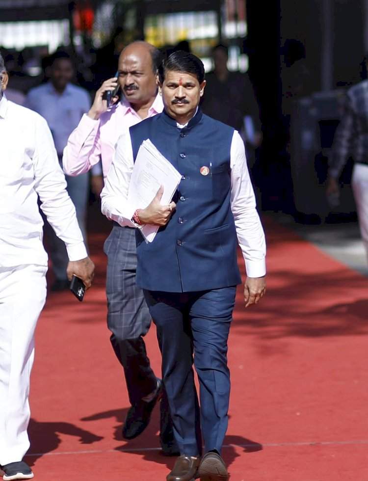 आमदार ज्ञानेश्वर म्हात्रे यांच्या पाठपुराव्याला यश......रत्नागिरी, सिंधुदुर्ग, रायगड, पालघर, ठाणे जिल्ह्यातील उर्वरित शिक्षकांचा येत्या आठवड्यात होणार पगार!