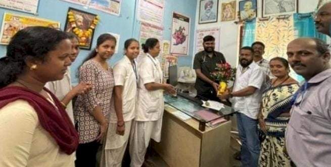 सुदन कवठणकर यांचा मळेवाड आरोग्य उपकेंद्राच्या वतीने सत्कार