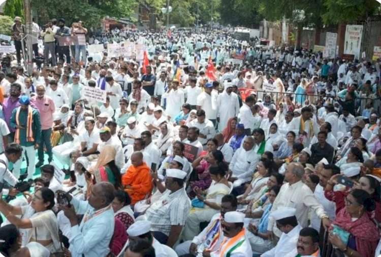 नागपुरात वंचित आणि काँग्रेसचा 'जनआक्रोश'; संघ मुख्यालयावर धडकला भव्य मोर्चा